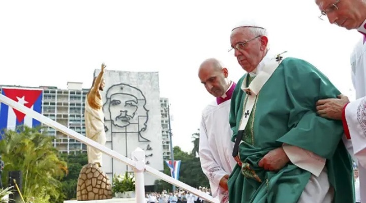  El Papa Francisco realizó una visita apostólica a Cuba del 19 al 22 de septiembre de 2015. 