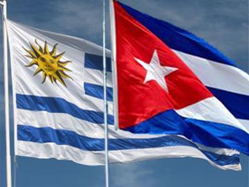 Banderas de Cuba y Uruguay