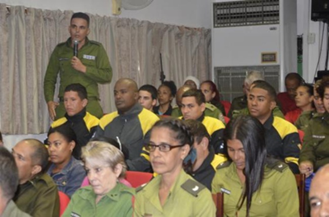 Efectivos del Cuerpo de Bomberos de Cuba