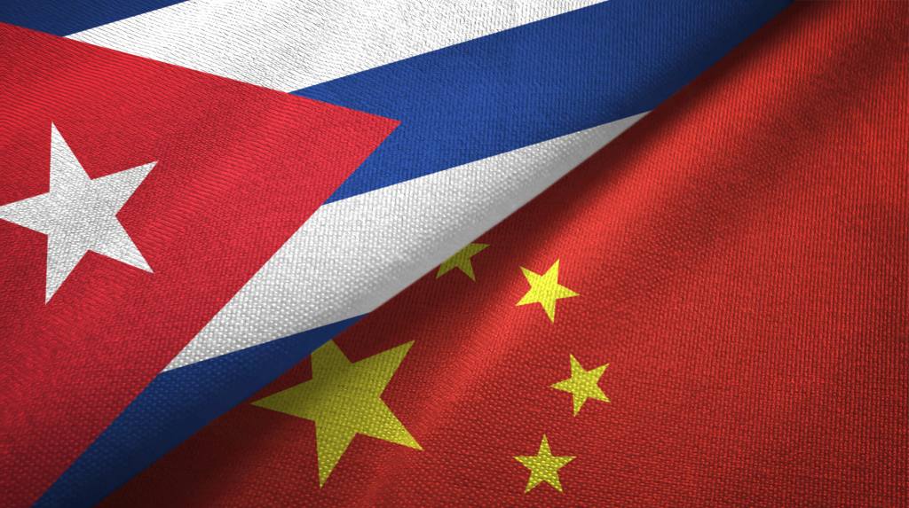 Banderas de Cuba y China