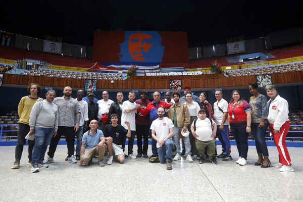Convoy Europeo de solidaridad en el Coliseo de la Ciudad Deportiva Convoy Europeo de solidaridad en el Coliseo de la Ciudad Deportiva