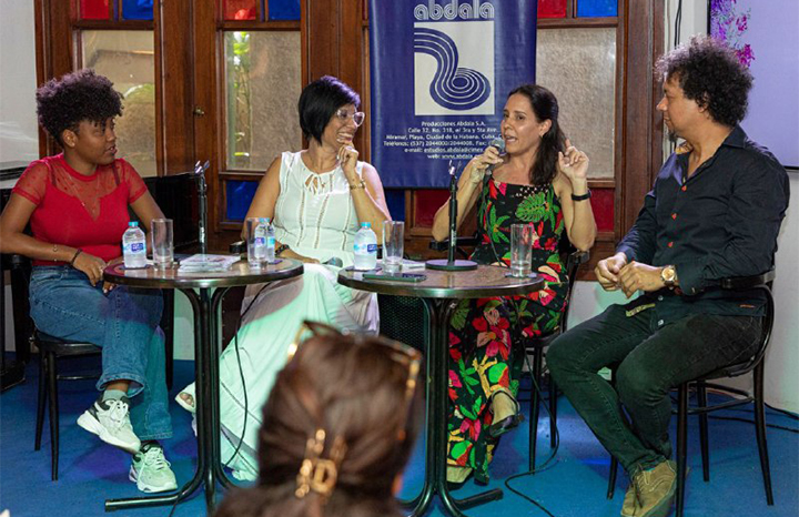 Presentan álbum sinfónico lleno de colores familiares e identitarios 
