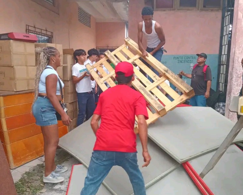 Donación para base deportiva en Cuba