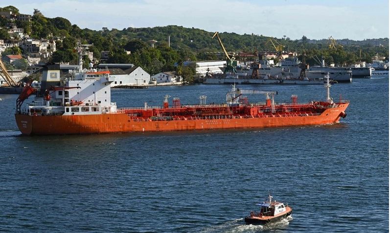 México analiza distintos esquemas para enviar petróleo a Cuba