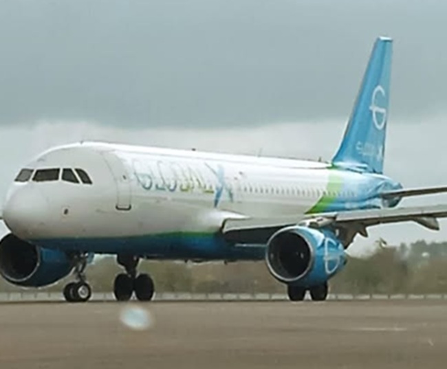 Avión que trae de vuelta a migrantes desde EE.UU.