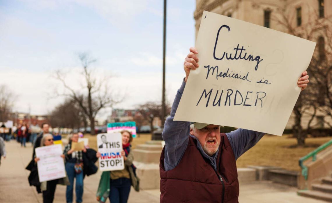 Manifestación en contra de los recortes del medicaid por la administración Trump