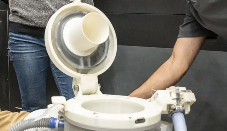 Inodoro de la cápsula tripulada Orion