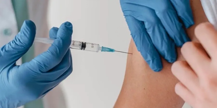 Administering a vaccine