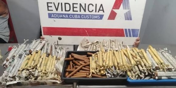 Tabacos decomisados Tabacos decomisados en la Aduana de Cuba
