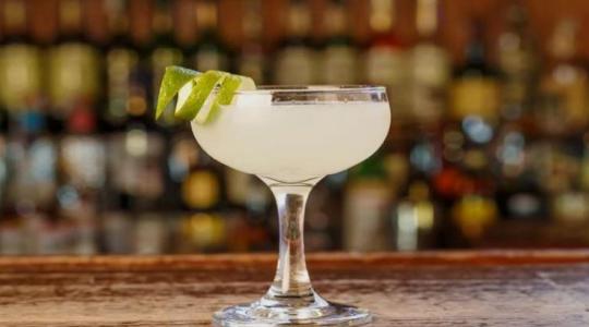 Nuevo libro realza la verdadera historia del coctel Daiquirí