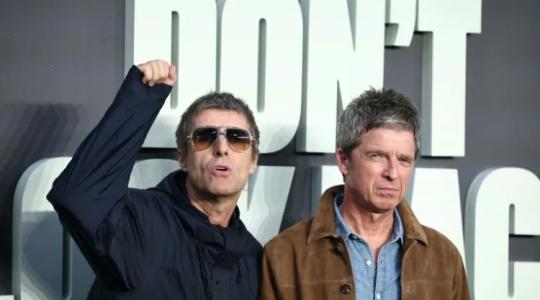 Oasis. Los hermanos Liam y Noel Gallagher