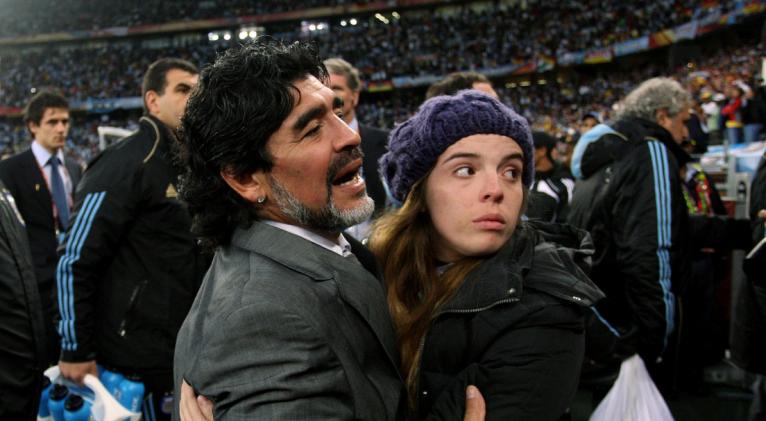La hija del astro argentino publicó en sus redes una carta pública en la que expresó el dolor por la pérdida: "Estoy destruida pero voy a salir adelante". Foto: Reuters.