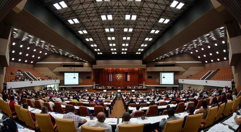 Sesión del Parlamento en el Palacio de Convenciones